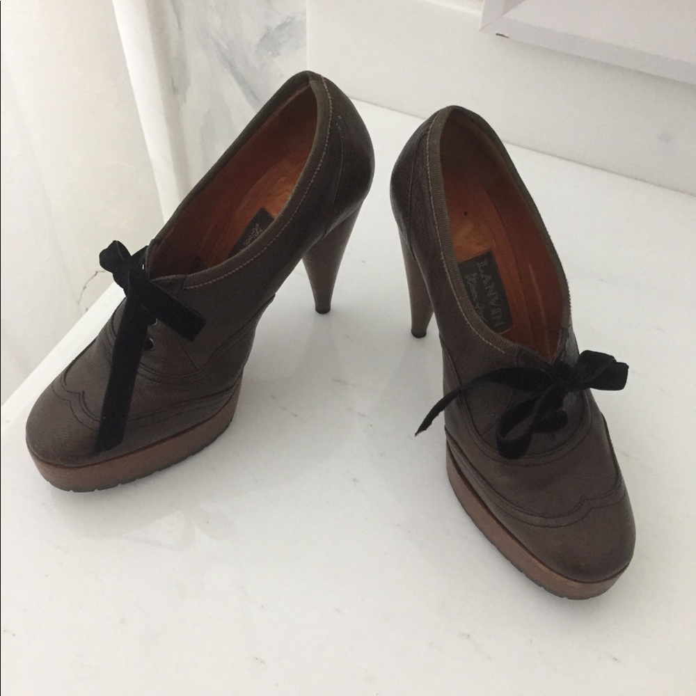 LANVIN River 2006 Oxford with Velvet Lace